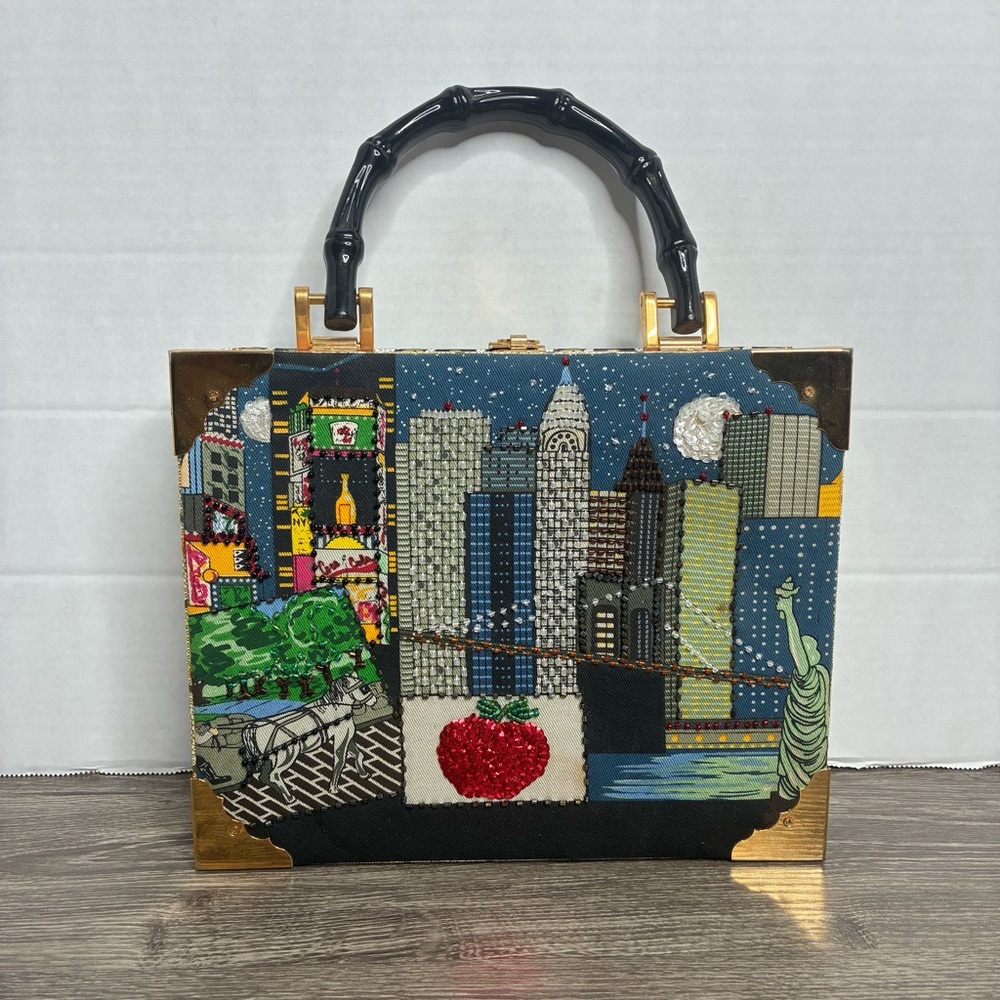 Handmade Beaded Cigar Box Purse NYC Skyline Twin Towers Statue of Liberty